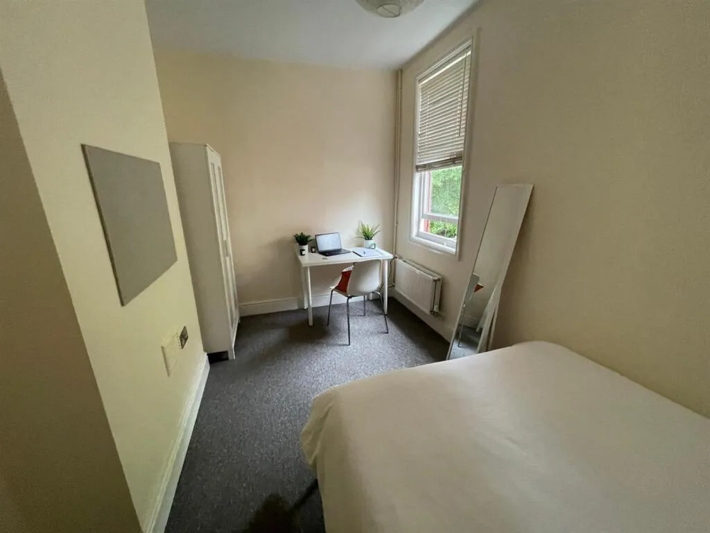 5 bedroom apartment for rent