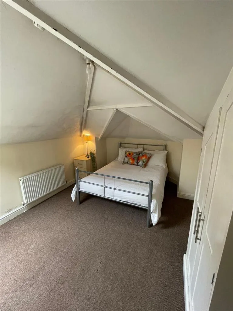 5 bedroom apartment for rent