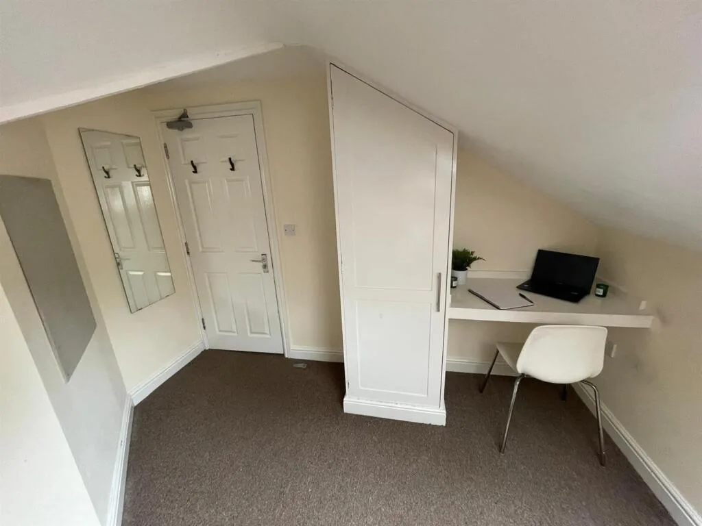 5 bedroom apartment for rent