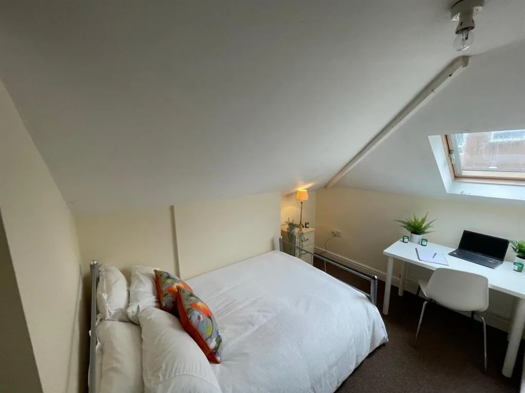 5 bedroom apartment for rent