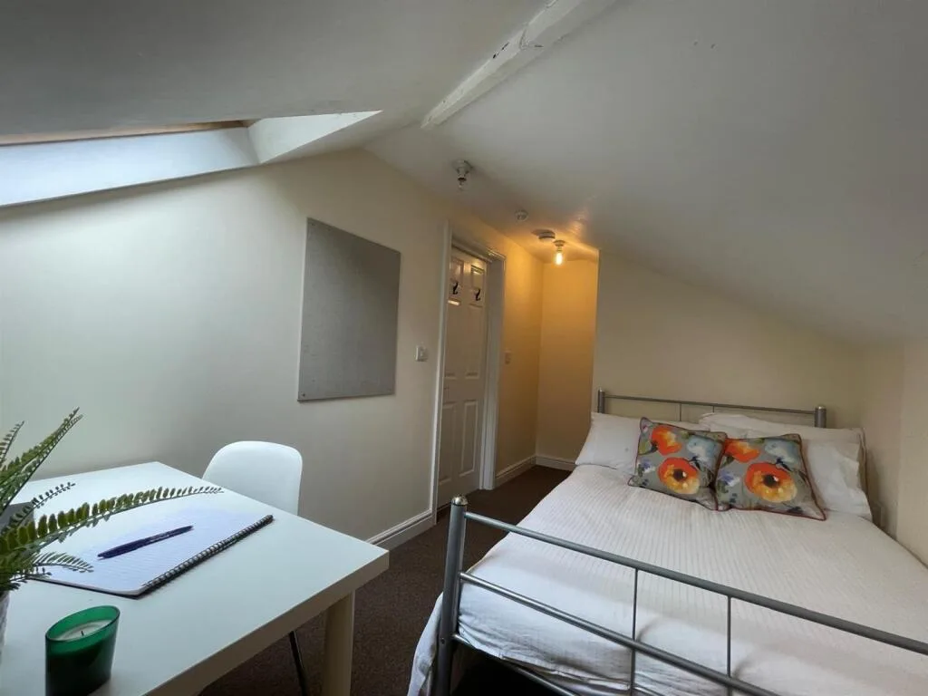 5 bedroom apartment for rent