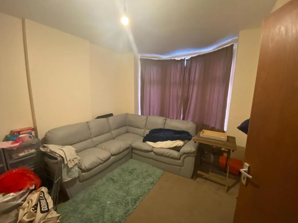 6 bedroom house for rent