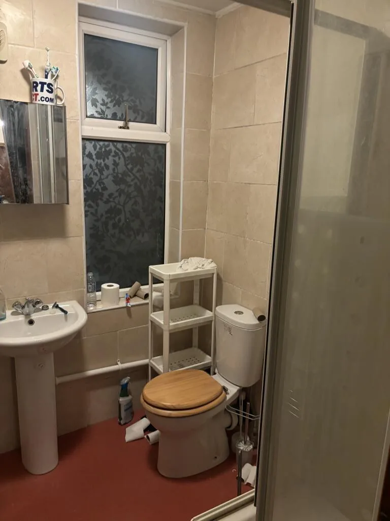 6 bedroom house for rent