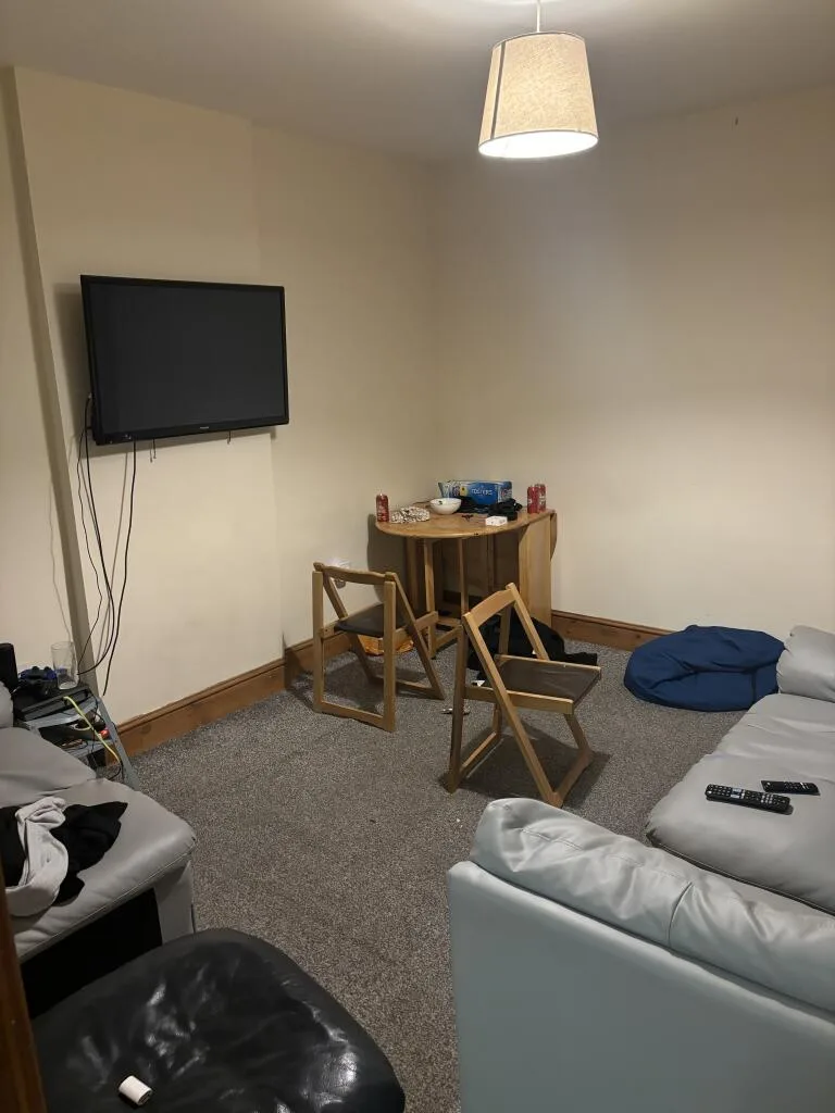 6 bedroom house for rent