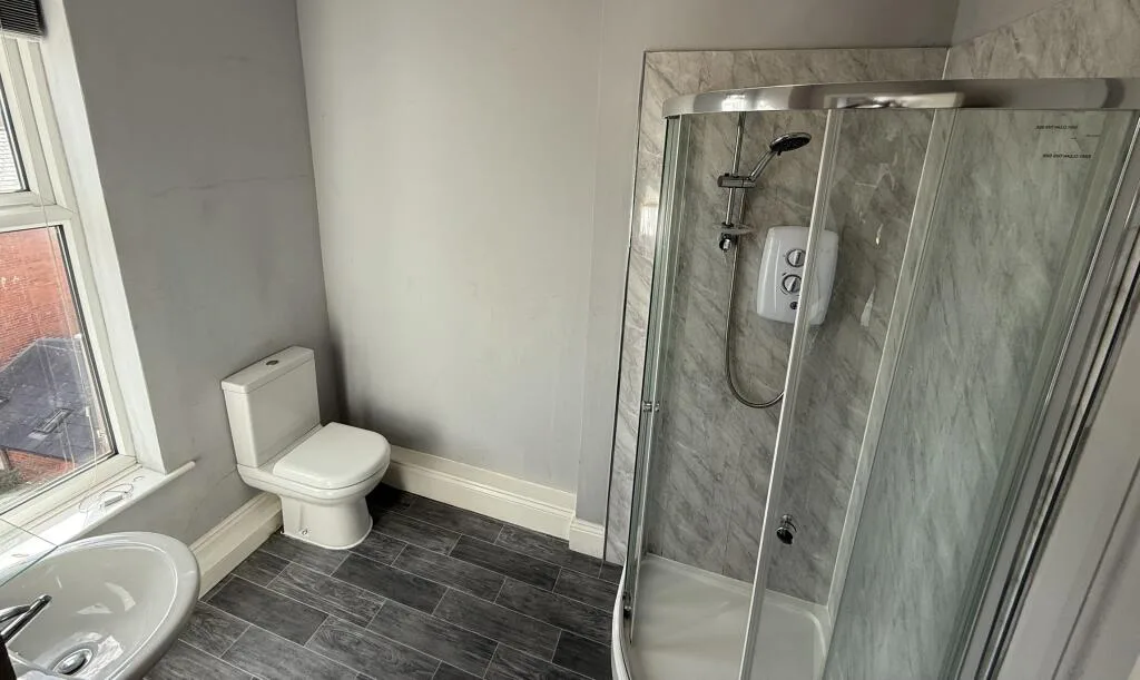 6 bedroom house for rent