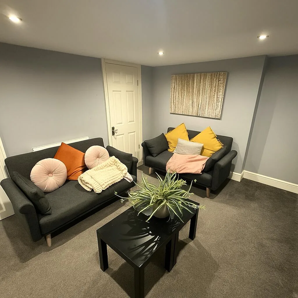 6 bedroom house for rent