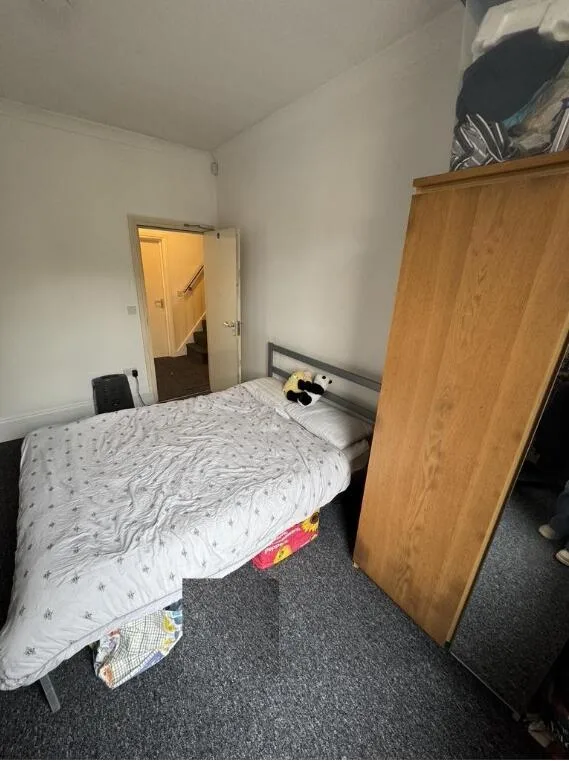 5 bedroom terraced house for rent