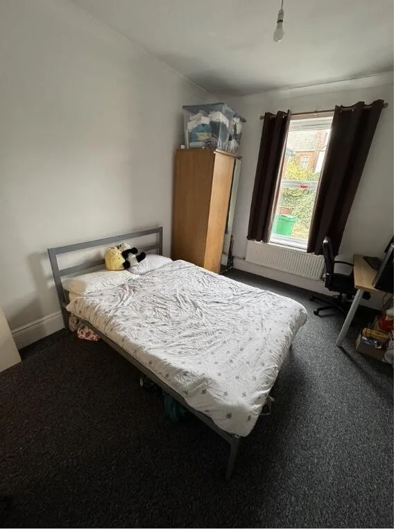 5 bedroom terraced house for rent