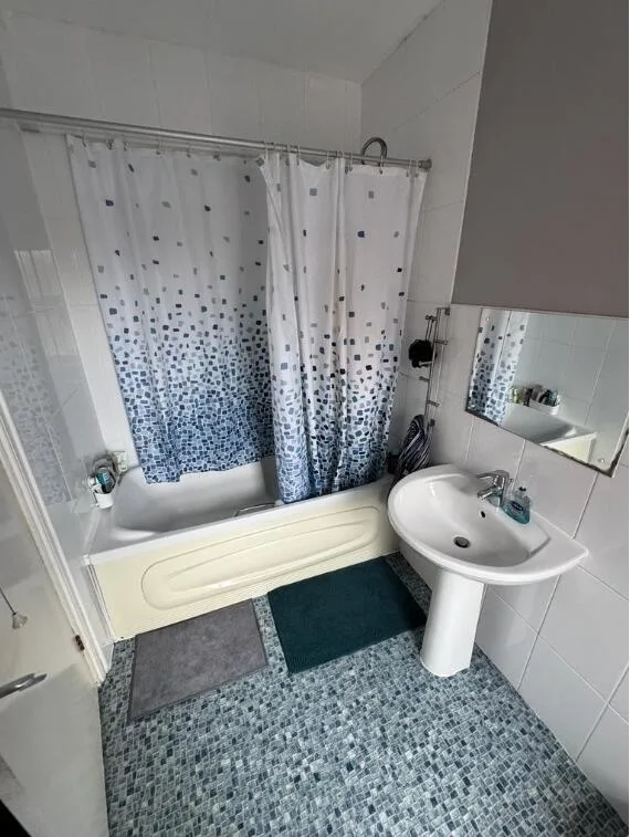 5 bedroom terraced house for rent