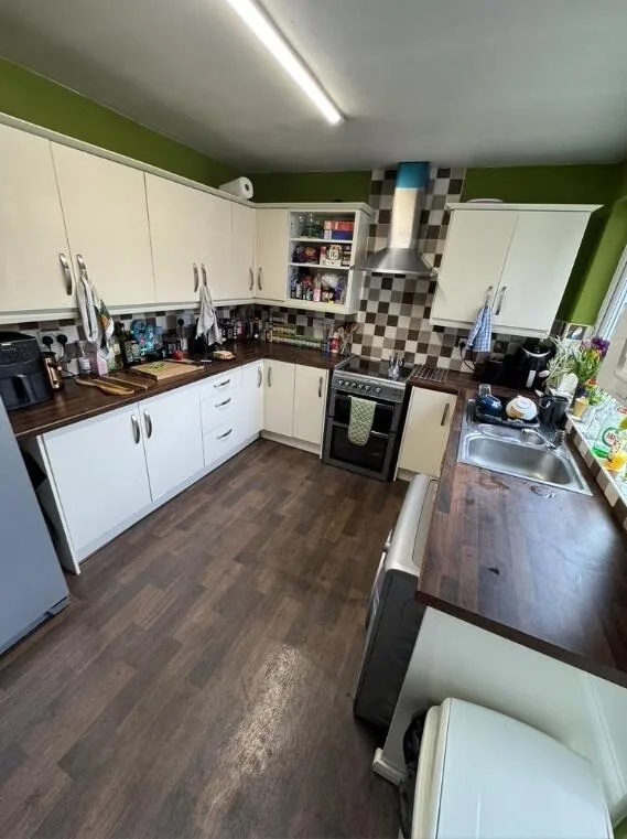 5 bedroom terraced house for rent