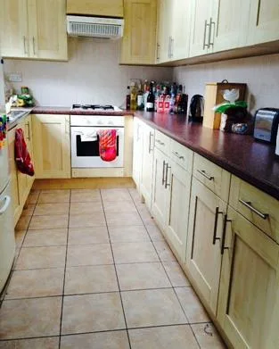 6 bedroom house for rent