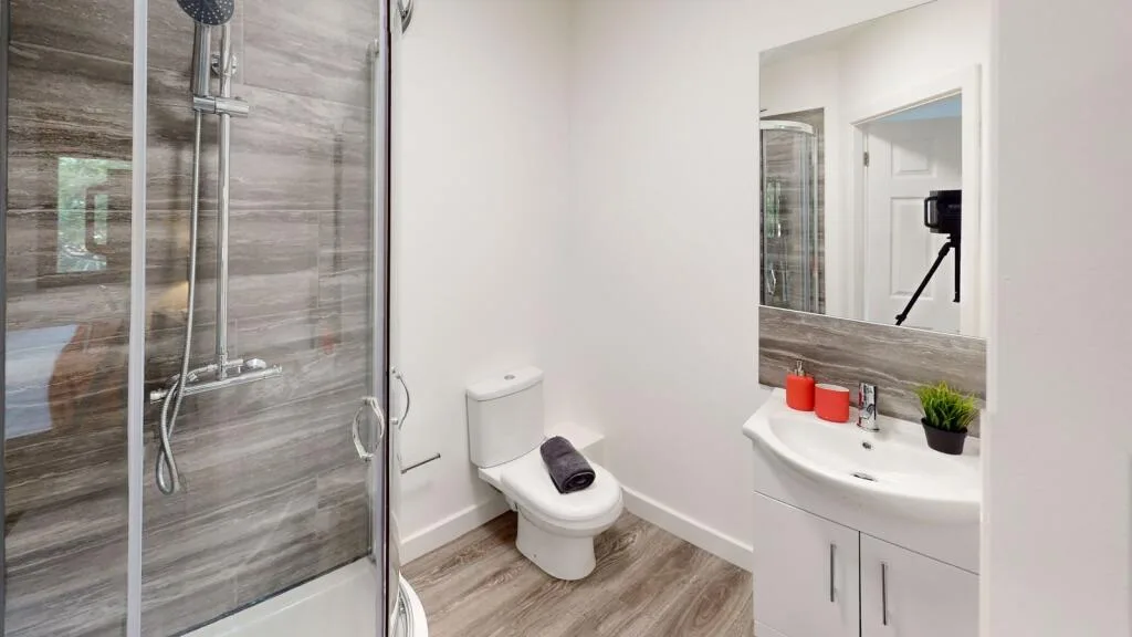 6 bedroom flat for rent