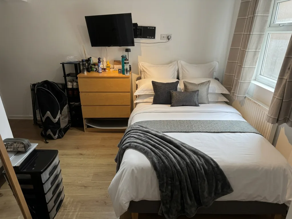 6 bedroom house for rent