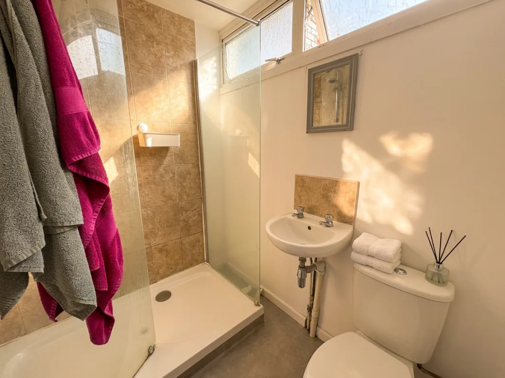 6 bedroom house for rent