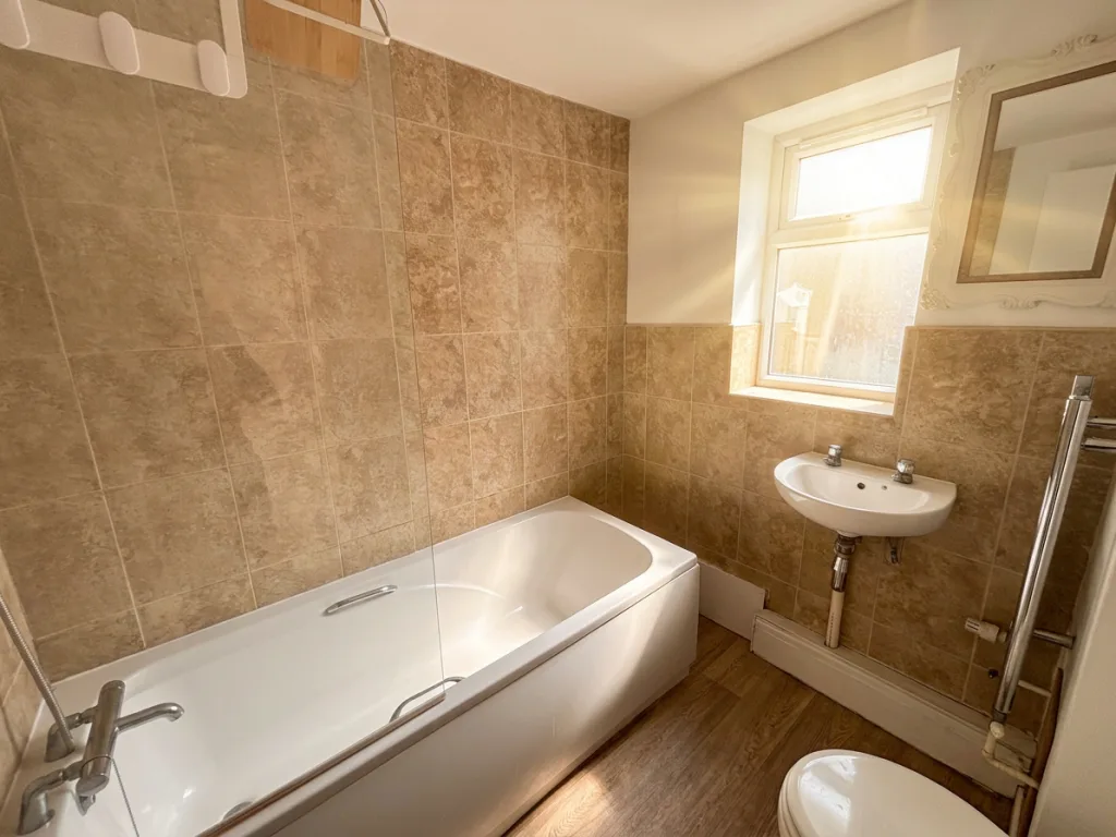 6 bedroom house for rent