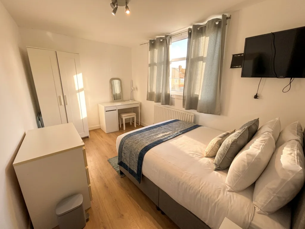 6 bedroom house for rent
