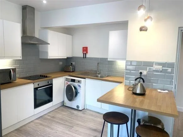 6 bedroom house share for rent