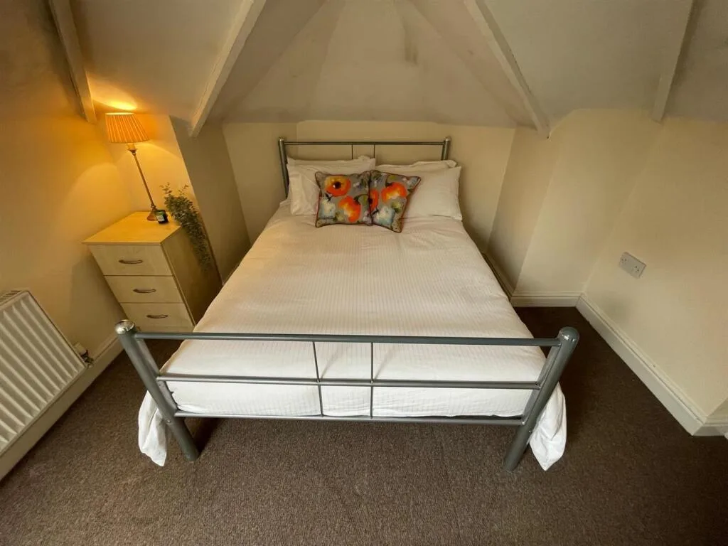 6 bedroom apartment for rent