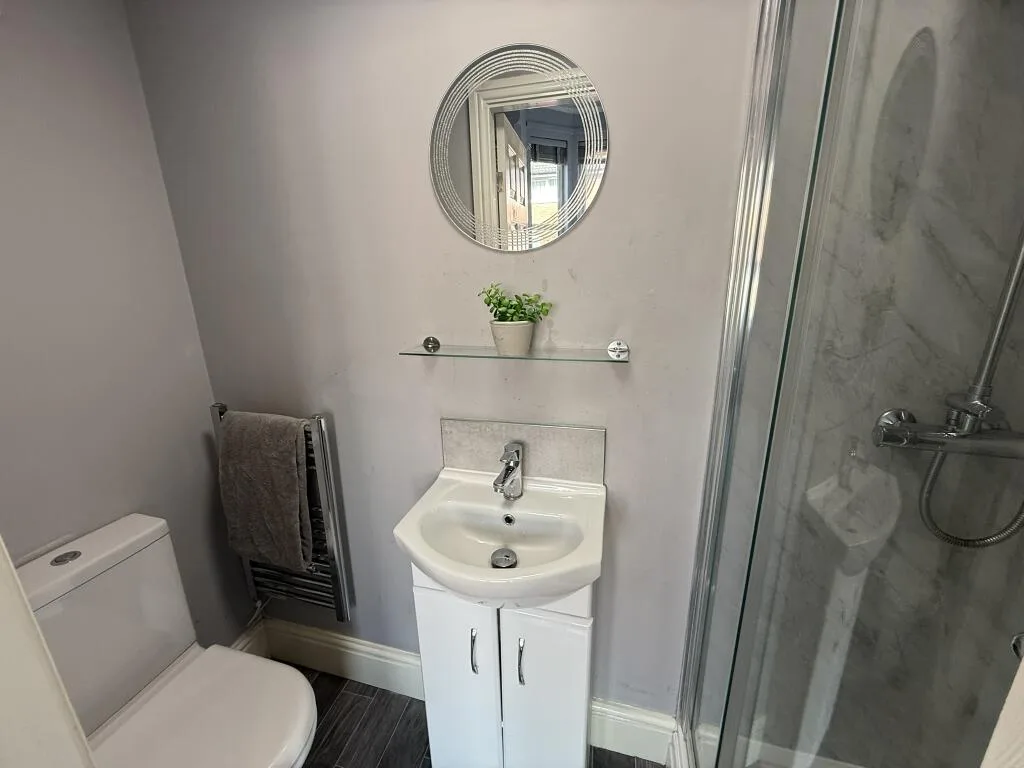 6 bedroom house for rent