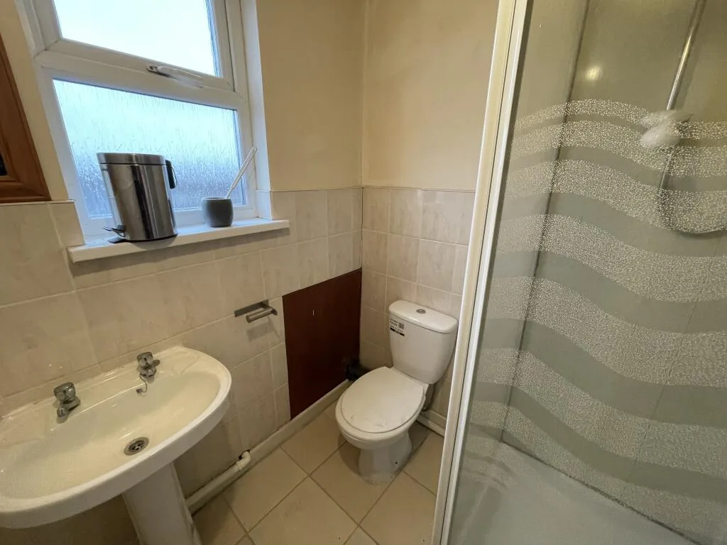 6 bedroom house for rent