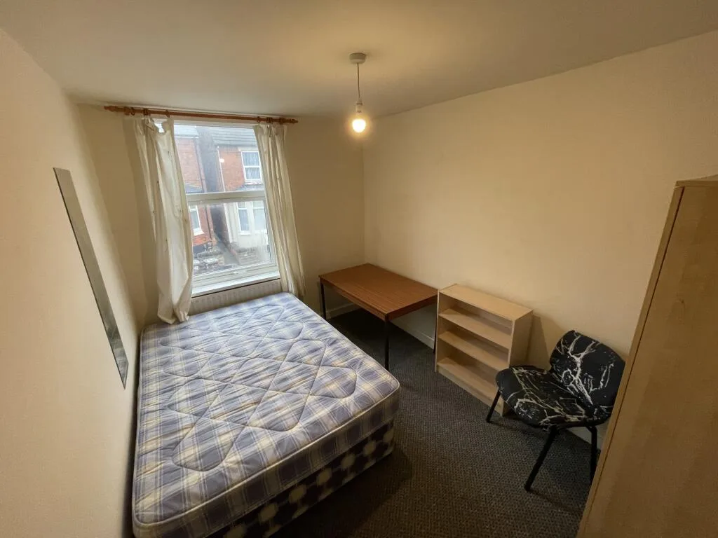 6 bedroom house for rent