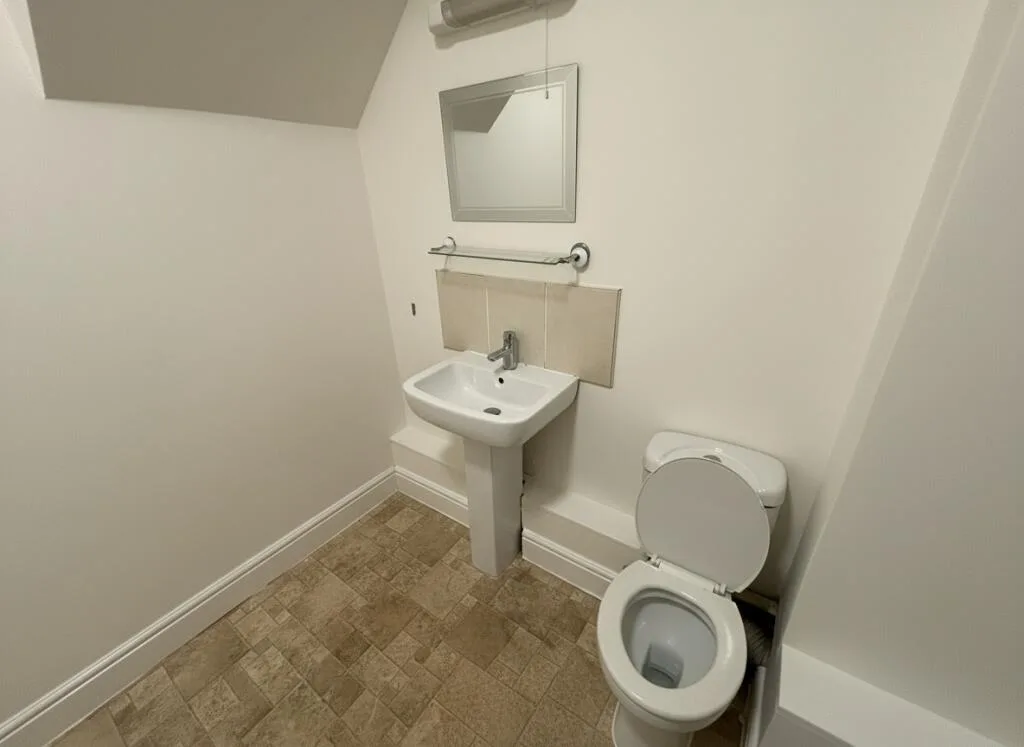 6 bedroom house for rent