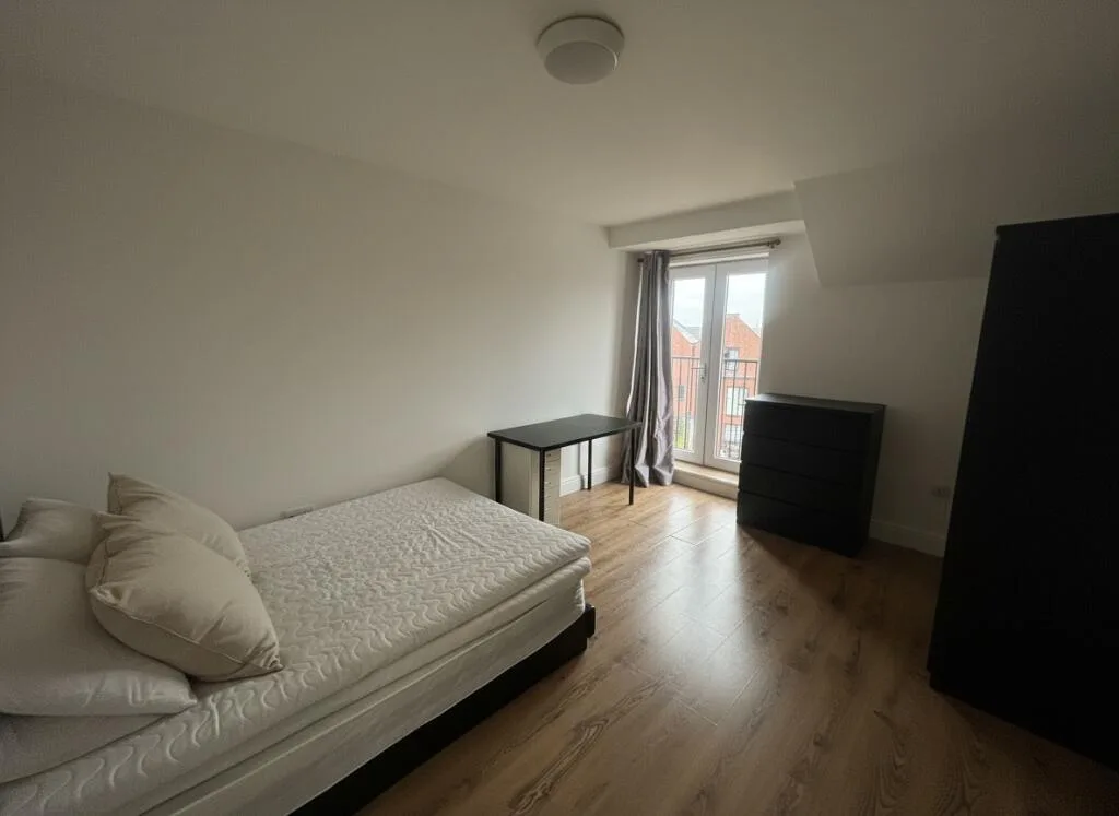 6 bedroom house for rent