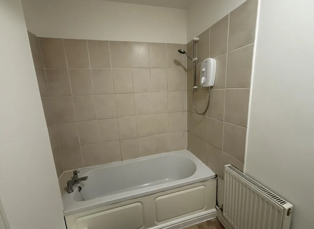 6 bedroom house for rent