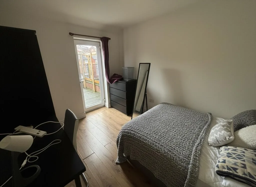 6 bedroom house for rent