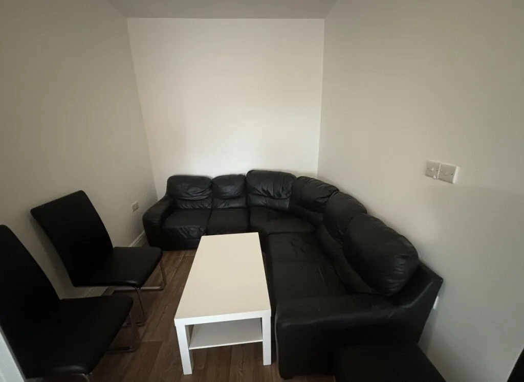 6 bedroom house for rent
