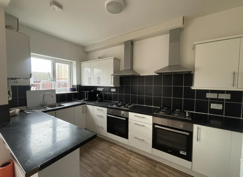 6 bedroom house for rent
