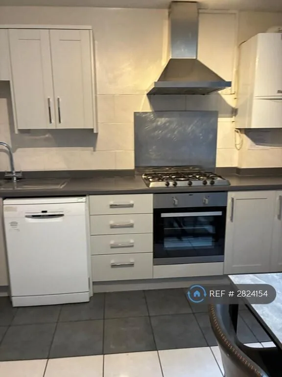 6 bedroom terraced house for rent