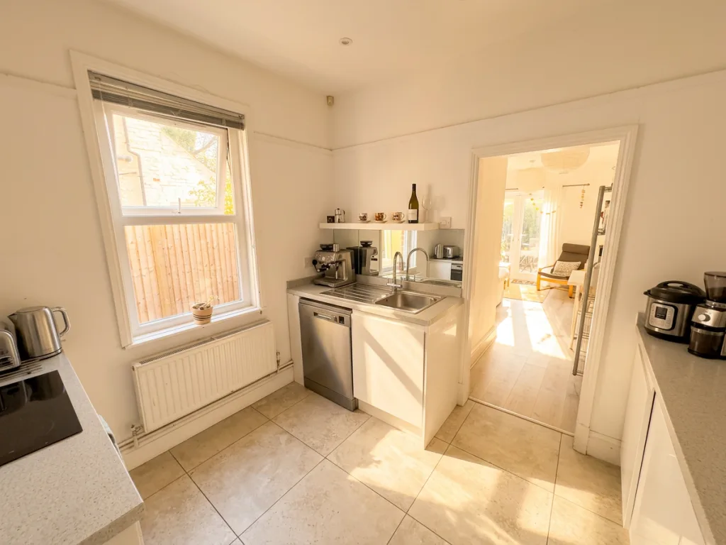 6 bedroom house for rent
