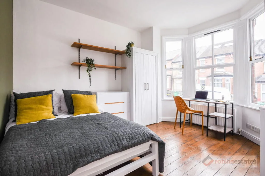 6 bedroom terraced house for rent