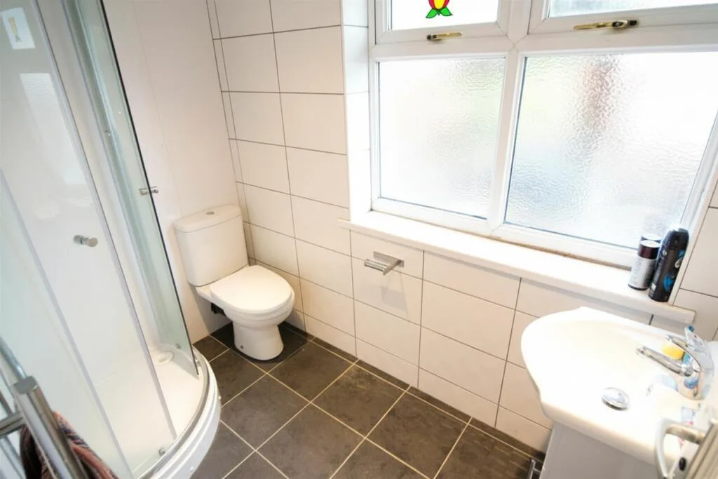 6 bedroom house for rent