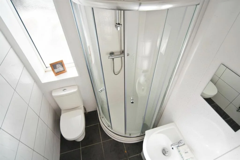6 bedroom house for rent