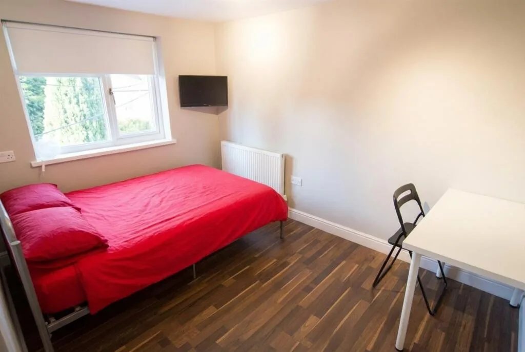 6 bedroom house for rent