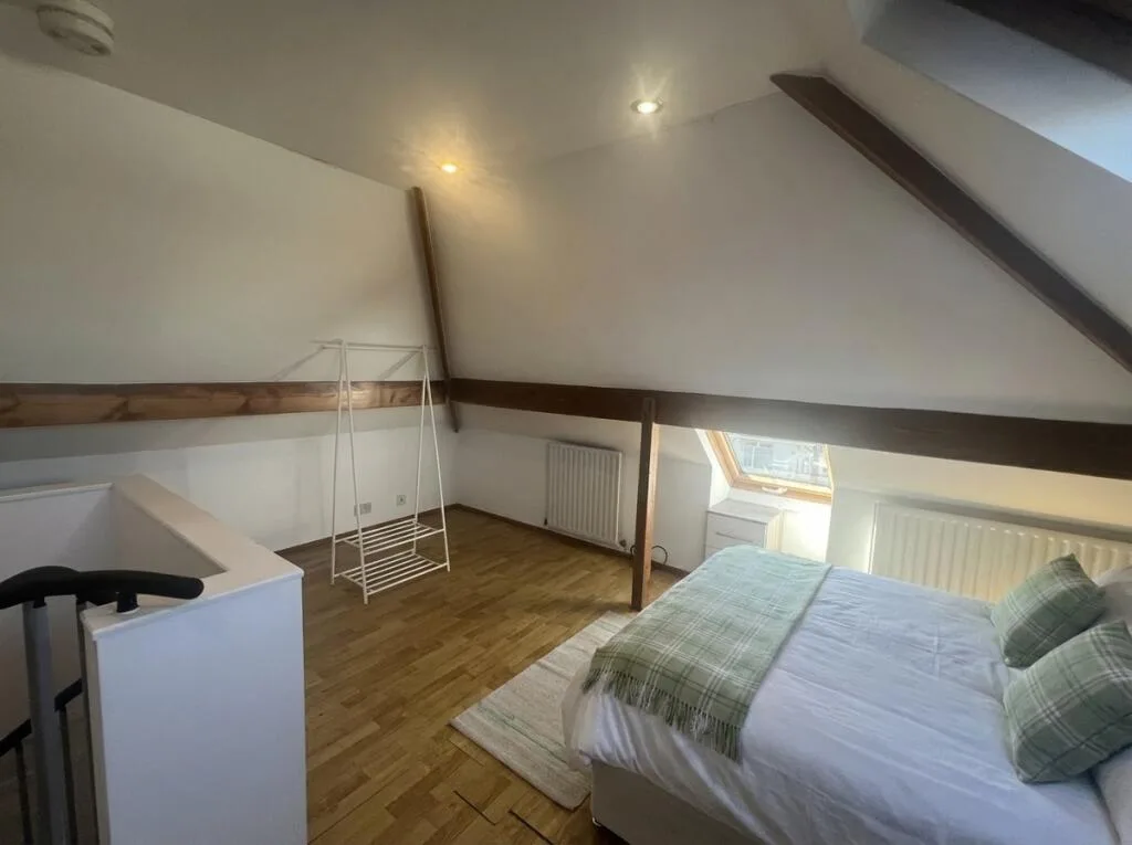 6 bedroom house for rent