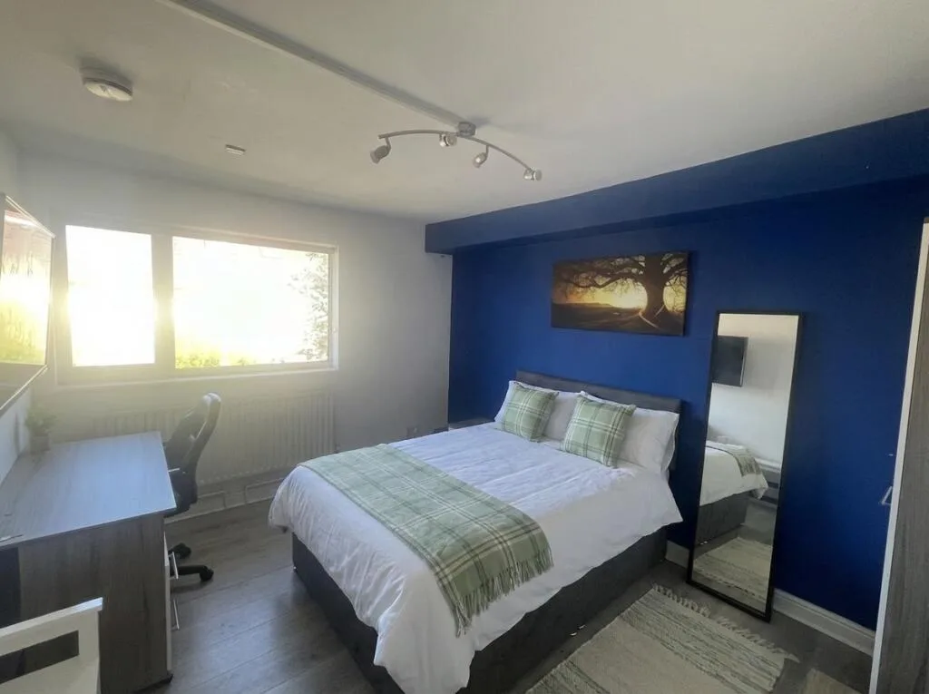 6 bedroom house for rent
