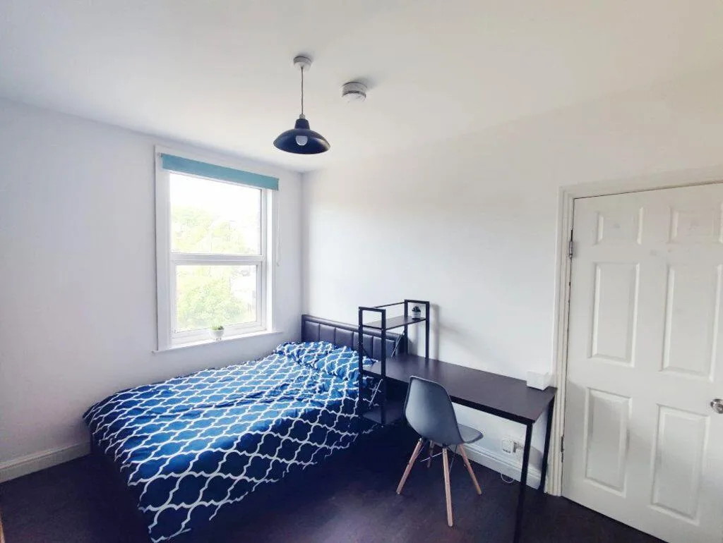 1 bedroom house share for rent