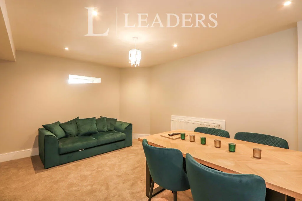 1 bedroom house share for rent