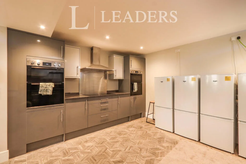 1 bedroom house share for rent