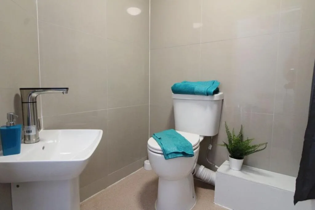 1 bedroom house share for rent