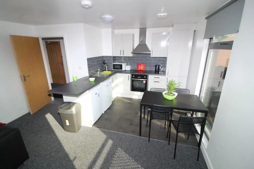 1 bedroom house share for rent