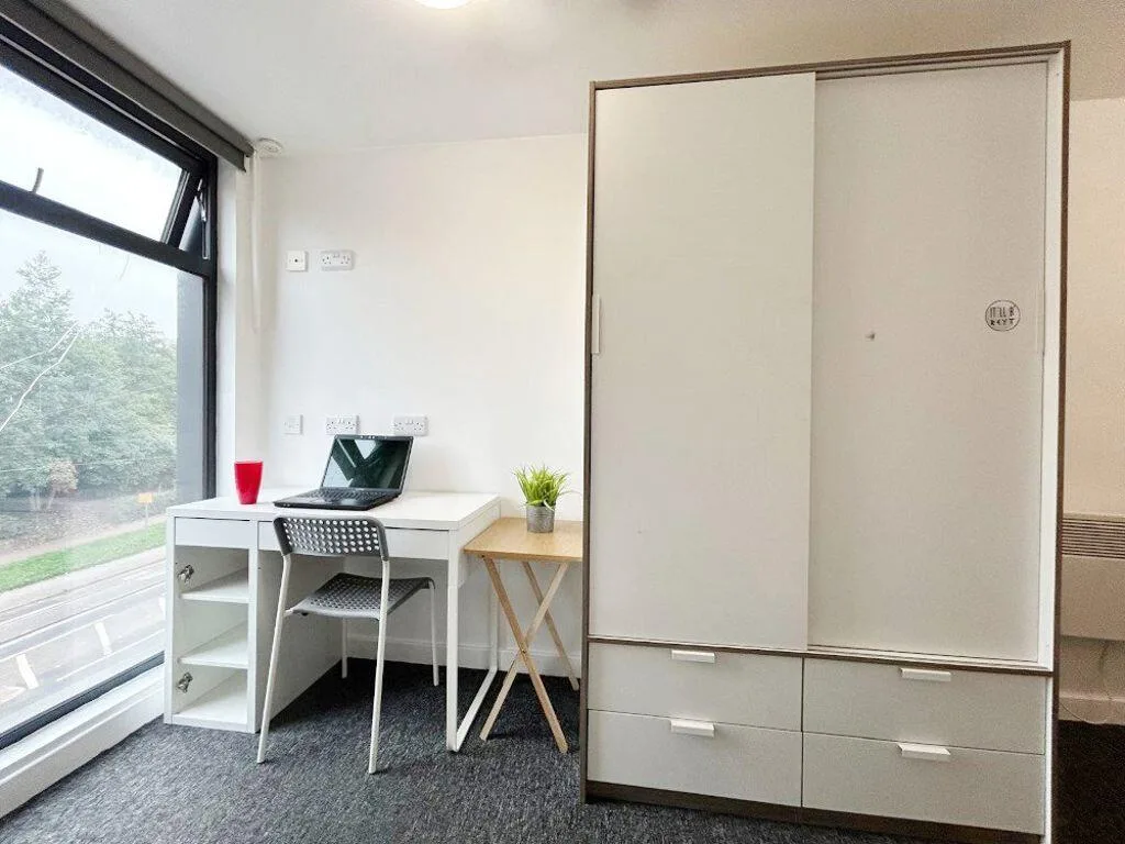 1 bedroom house share for rent