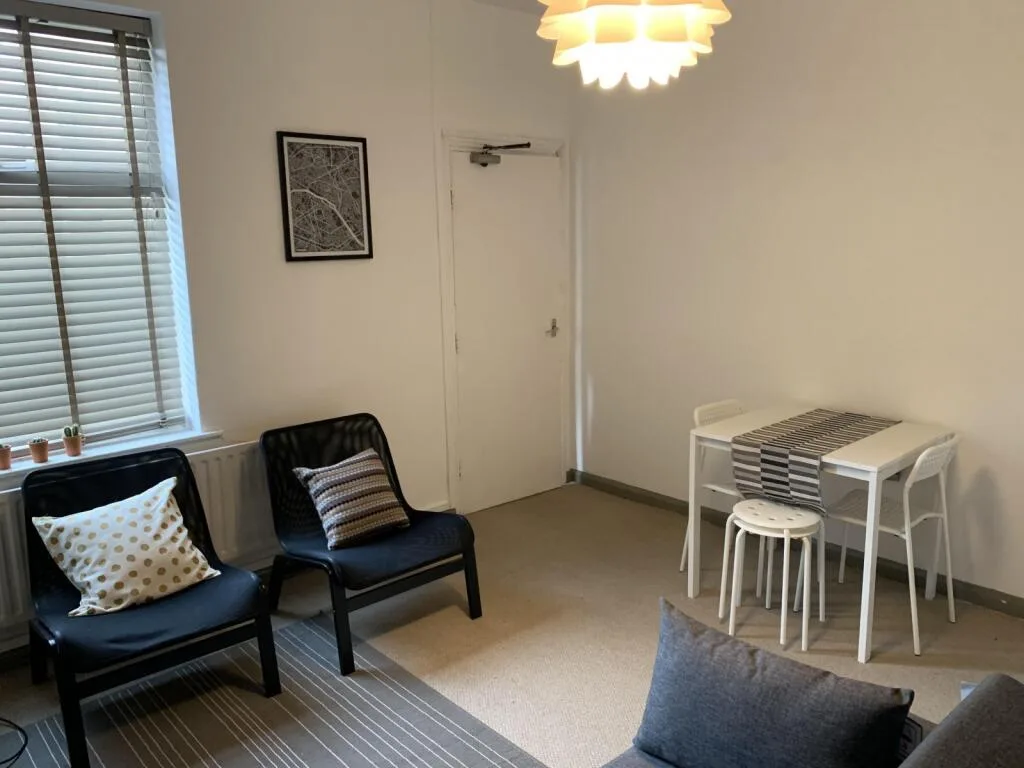 4 bedroom end of terrace house for rent