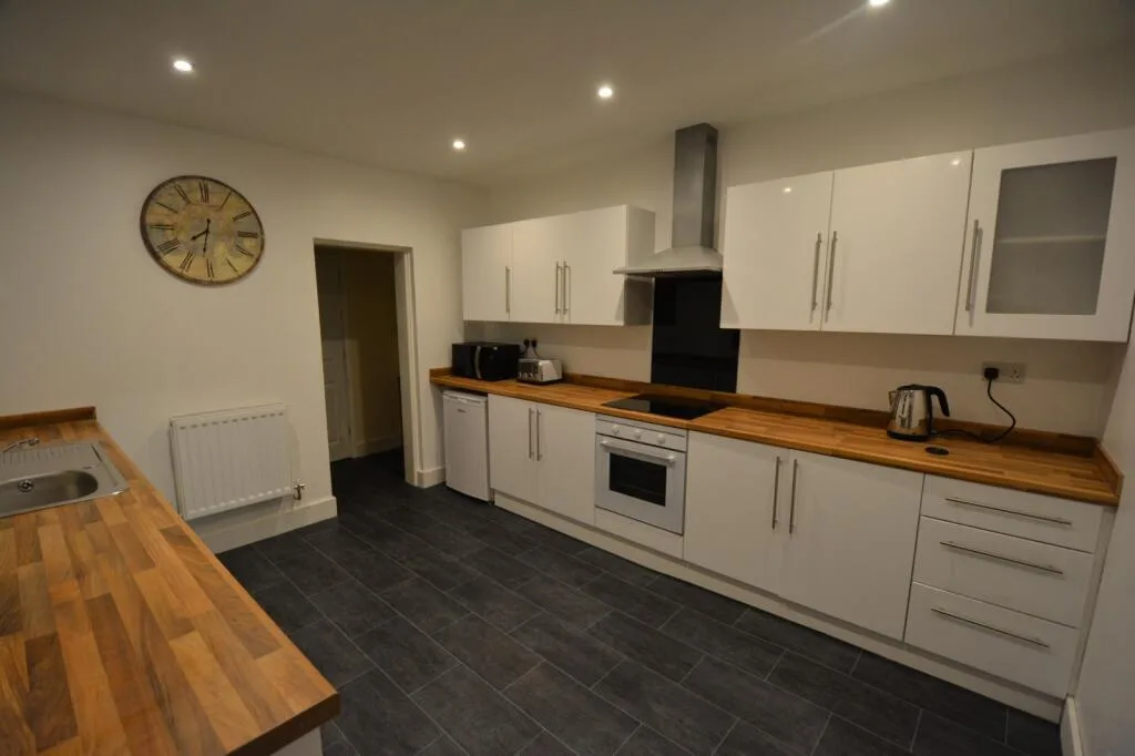 1 bedroom house share for rent