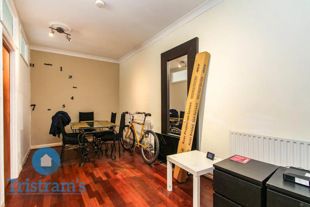1 bedroom house share for rent
