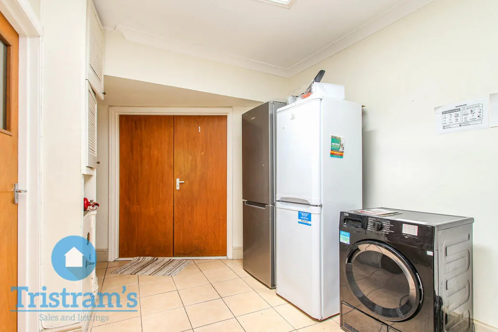 1 bedroom house share for rent