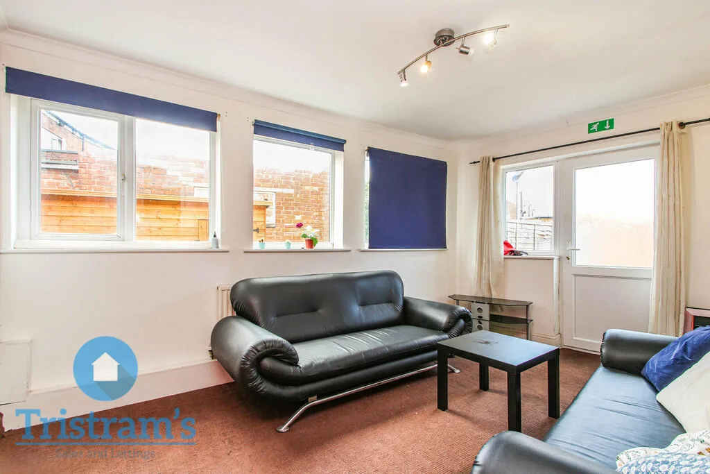 1 bedroom house share for rent